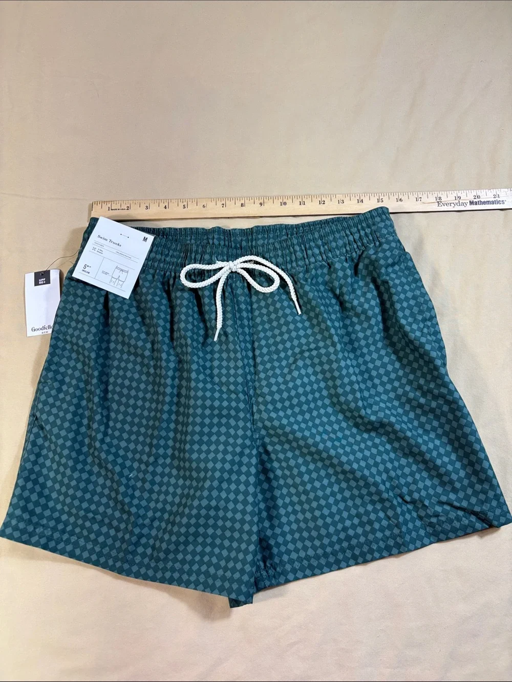 Goodfellow & Co NWT Men's Green Diamond Checkered 5